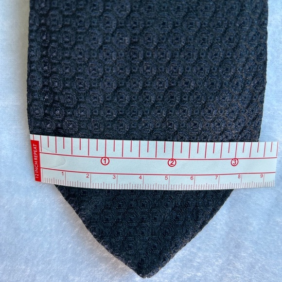 Boss Classic Black Patterned textured tie - Picture 4 of 6